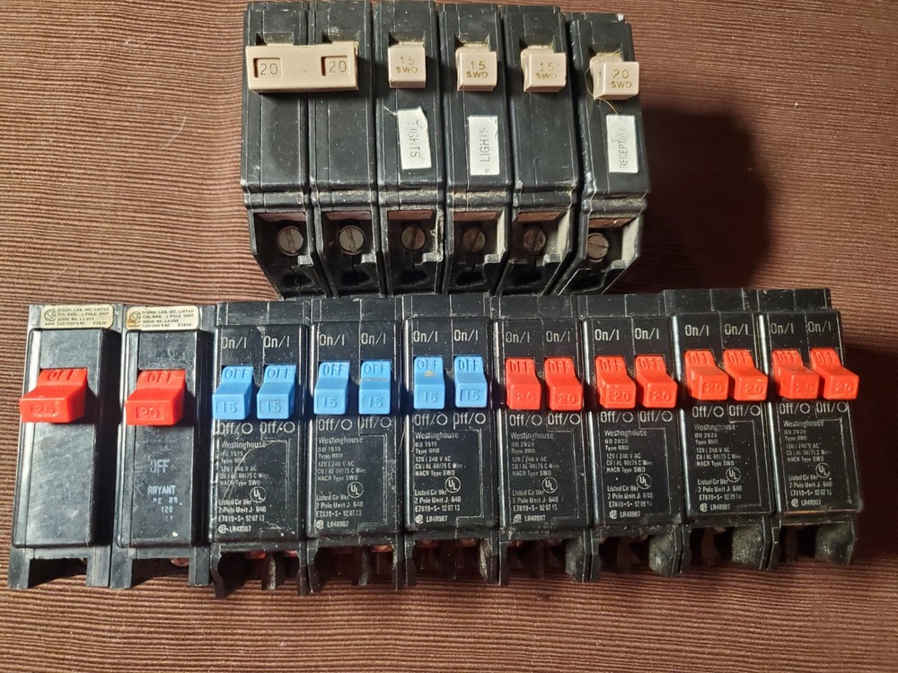 Eaton/Cutler&Hammer + Eaton Type CH Circuit Breaker Pack