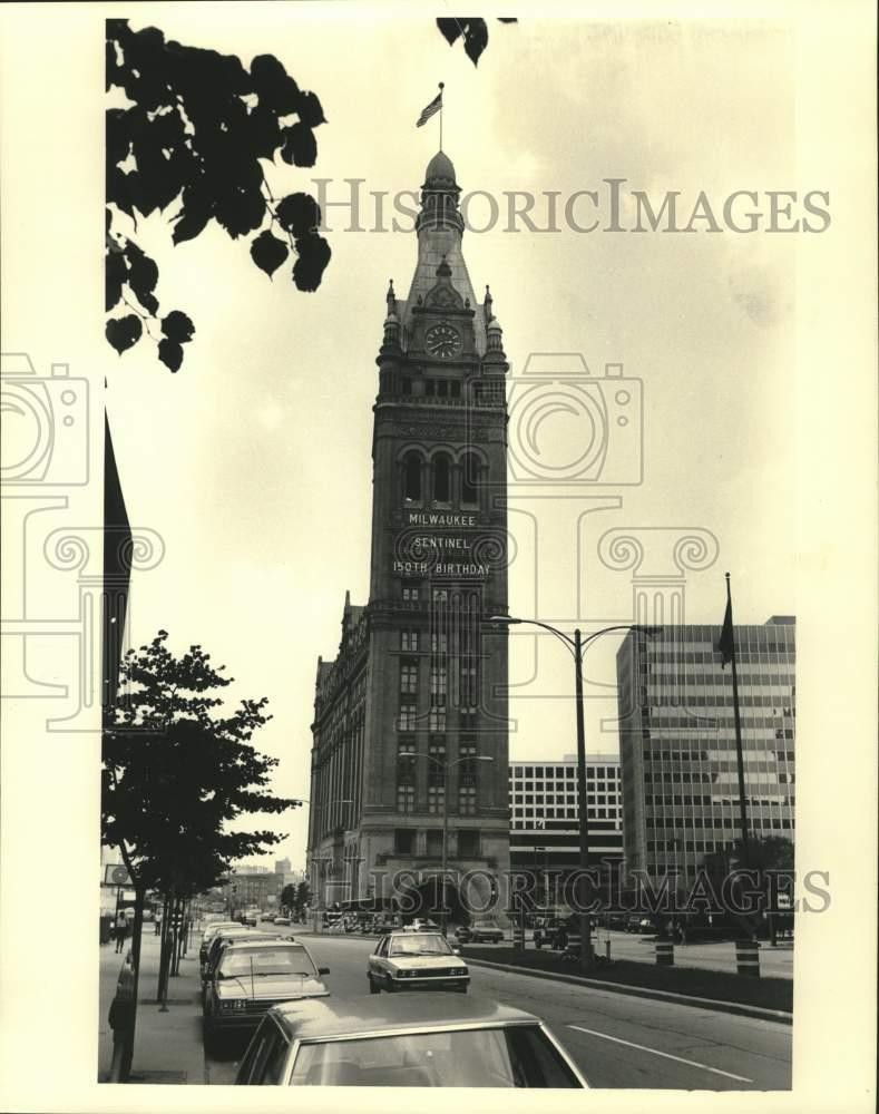 1987 Press Photo City Hall celebrates The Sentinel 150th anniversary, Milwaukee