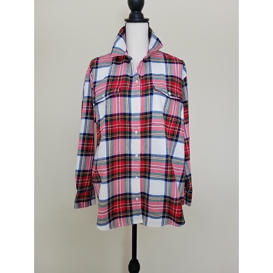 Old Navy The Boyfriend Shirt L Tartan Plaid Flannel Long Sleeve Collar Button