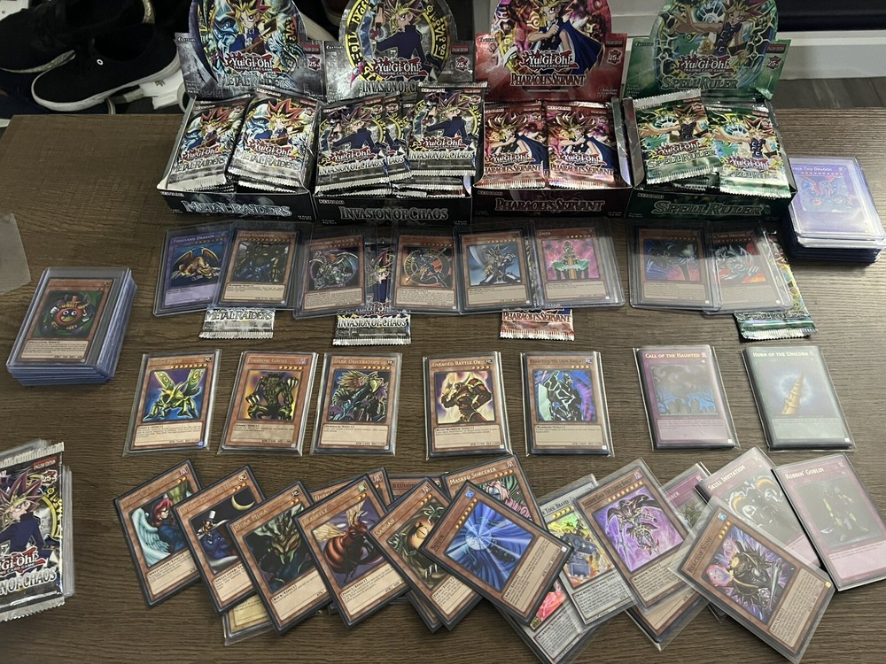 YU-GI-OH Bulk Lot 200 Ct Yugioh card game