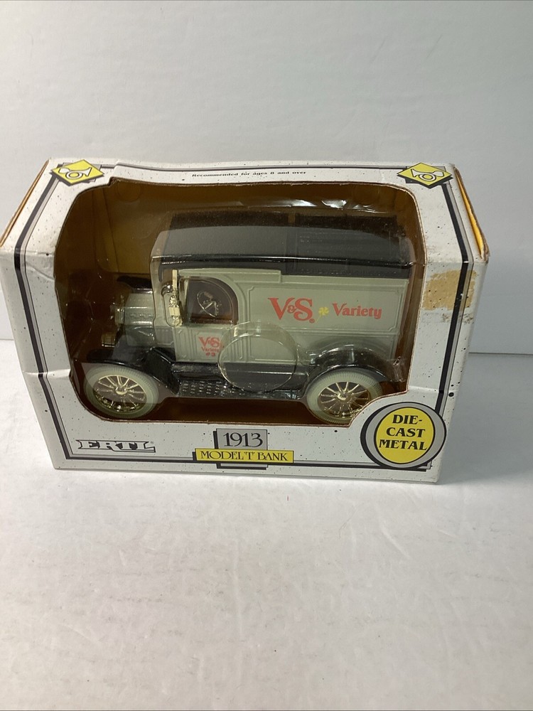 Ertl, 1913 Model T, Bank,  1/25 Scale