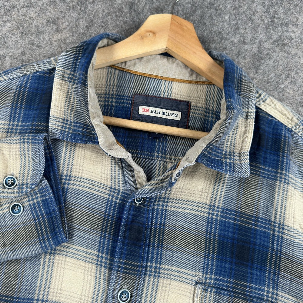 32 Bar Blues Shirt Mens XL Blue Plaid Flannel Long Sleeve Button Front Casual