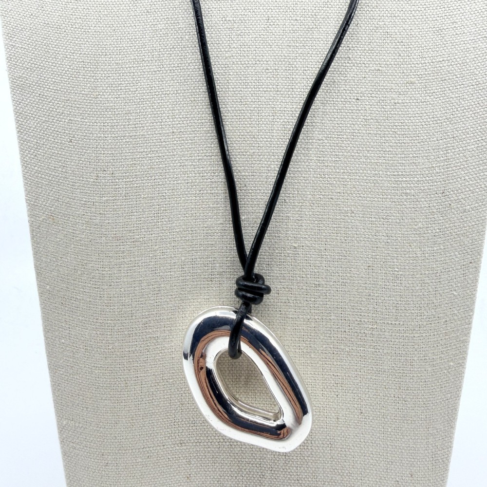 Vintage Silver Tone Sculptural Bean Pendant Necklace Organic Open Loop Black 90s