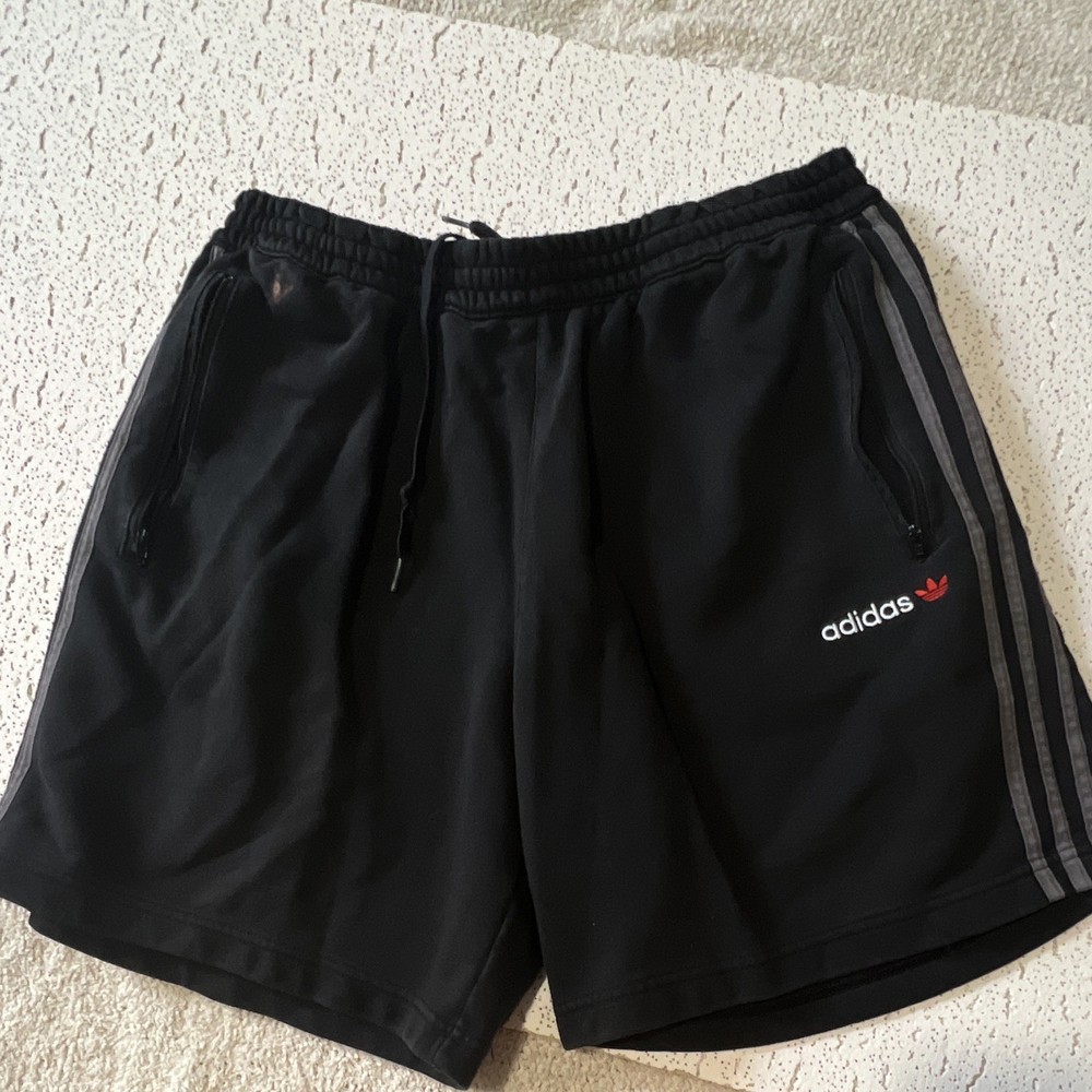 adidas Originals Men's Athletic Shorts XL Black/Gray Solid Drawstring Pockets