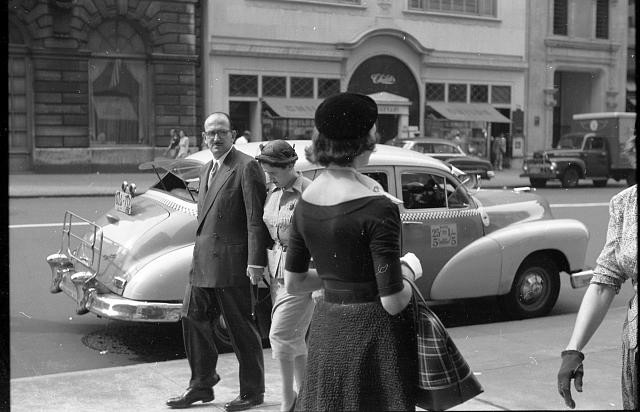 Photo:1952 Street Fashion Model Taxi New York City 1950s Pedestrians