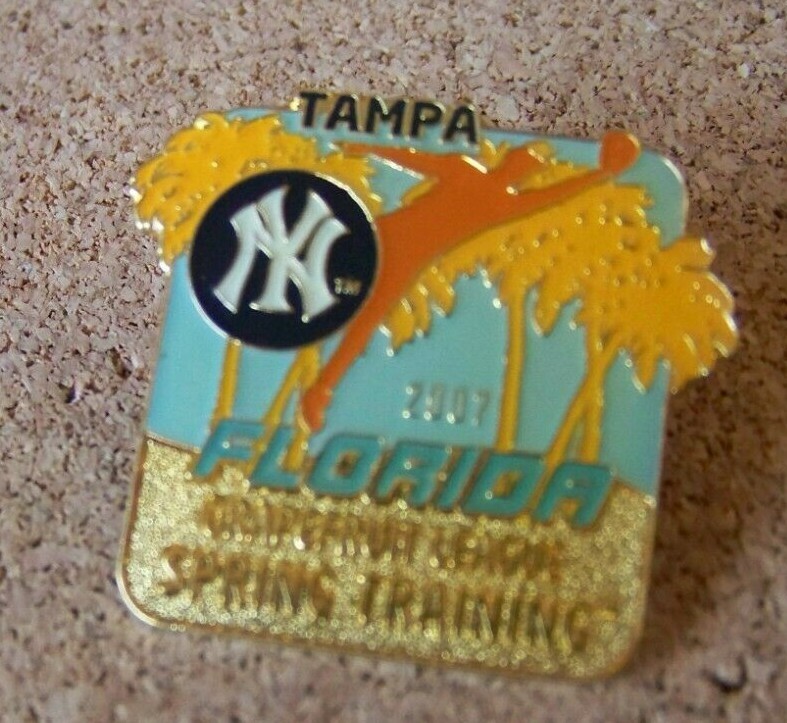 2007 Spring Training Yankees pin Tampa Grapefruit League New York NY logo