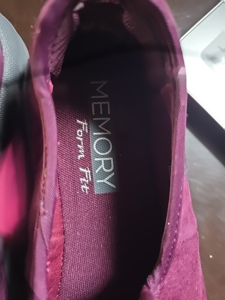 Skechers Womens Memory Foam Sneakers Size 7.5 Comfort Fit