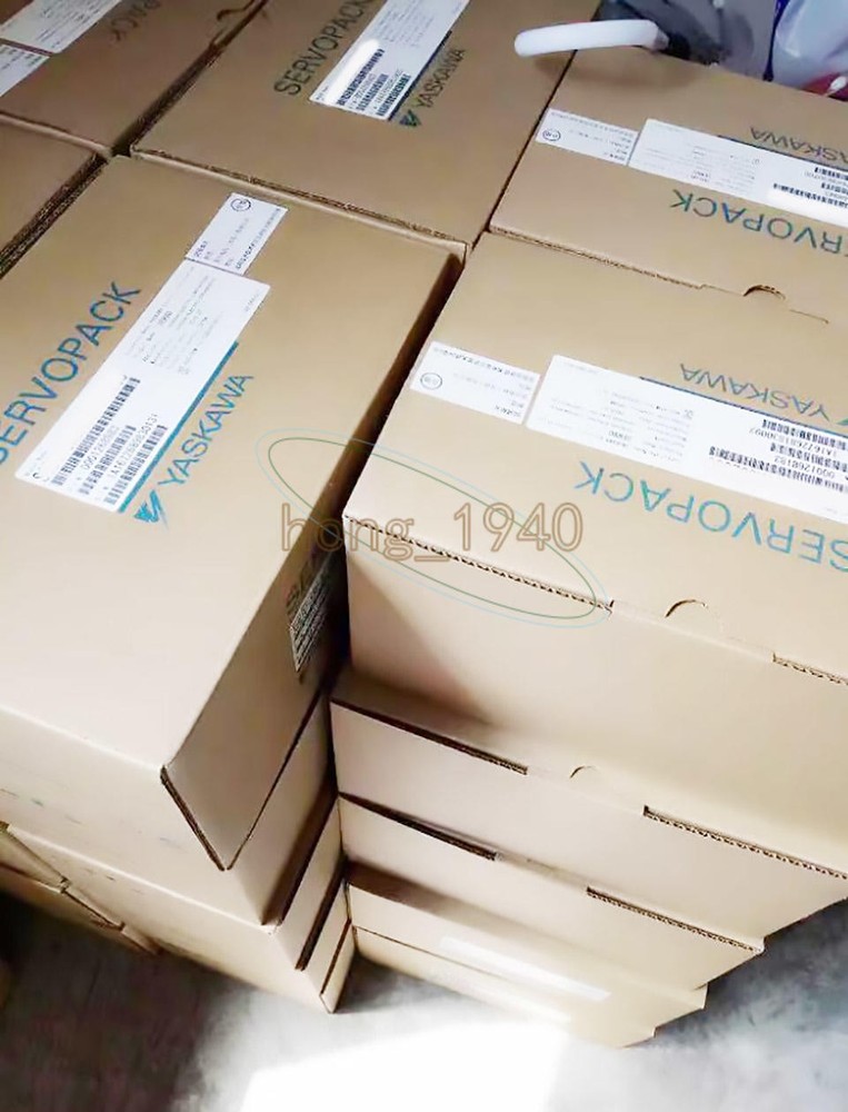 ONE NEW YASKAWA servo drive SGDV-3R5D21A