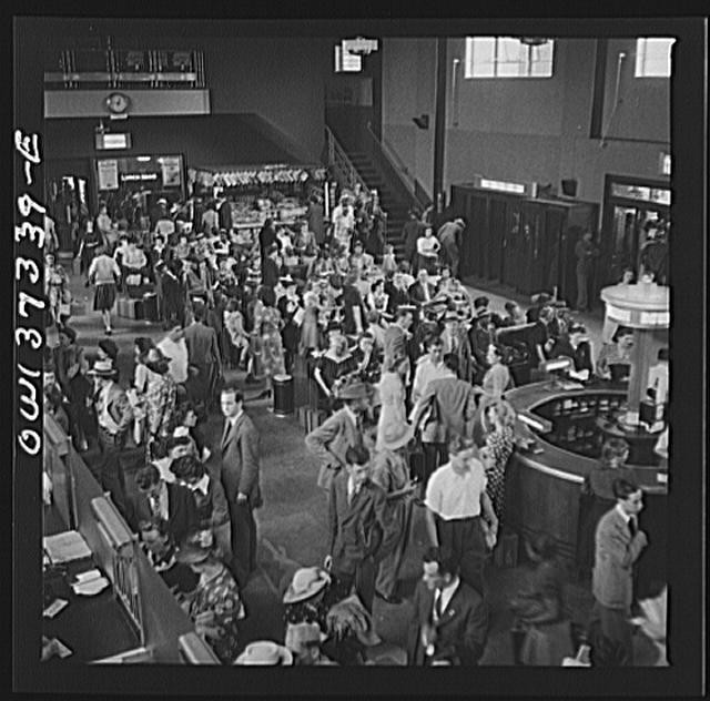 Photo:Pittsburgh, Pennsylvania. The waiting room at the bus terminal