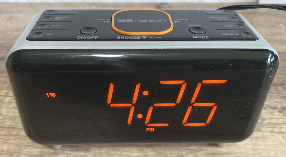 Emerson Smartset Bluetooth Alarm Clock Radio with USB Charger