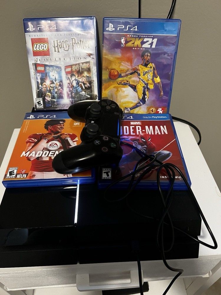 Sony PlayStation 4 CUH-1115A 500GB Console + 4 Games