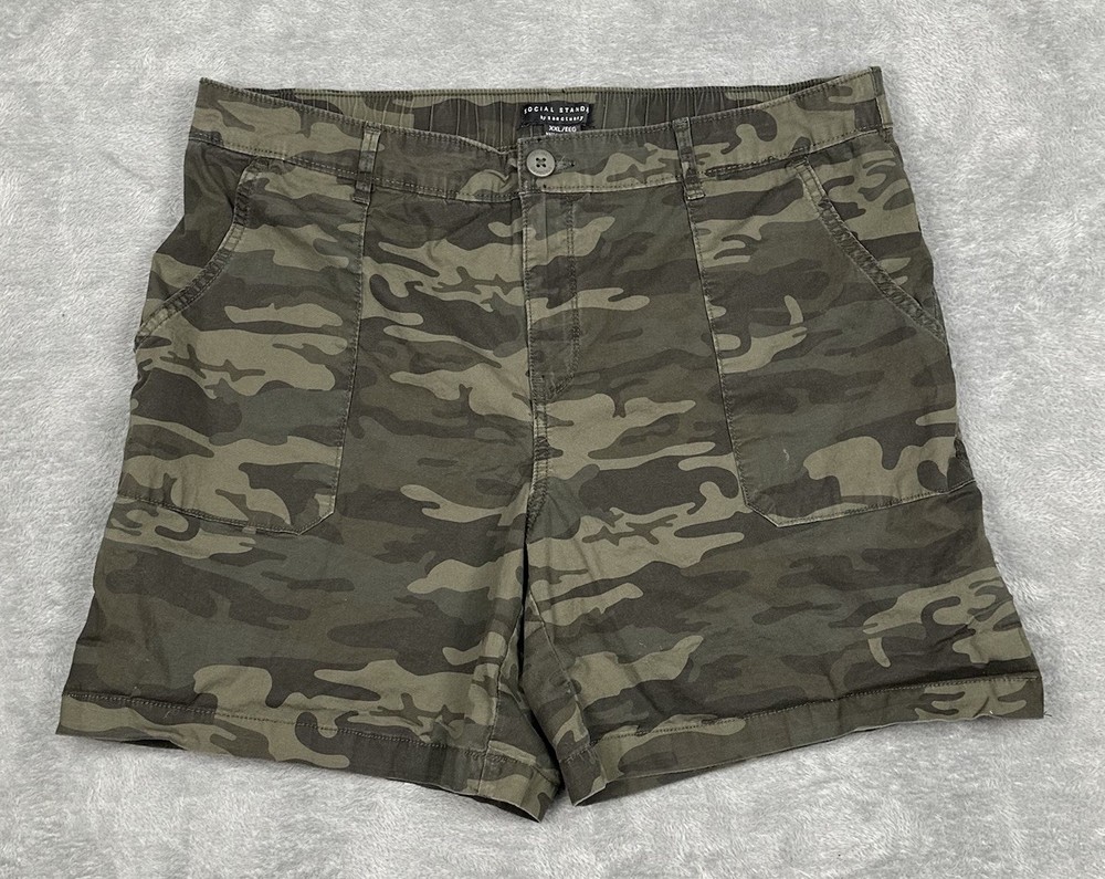 Social Standard by Sanctuary Shorts Womens XXL Camo Stretch 36-40x6 Roll Tab