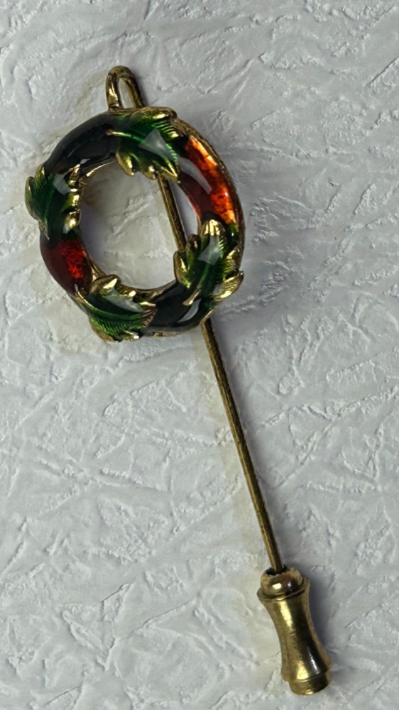 Vintage Christmas Wreath Stick Pin Enamel Red Green Gold Tone Holiday Brooch