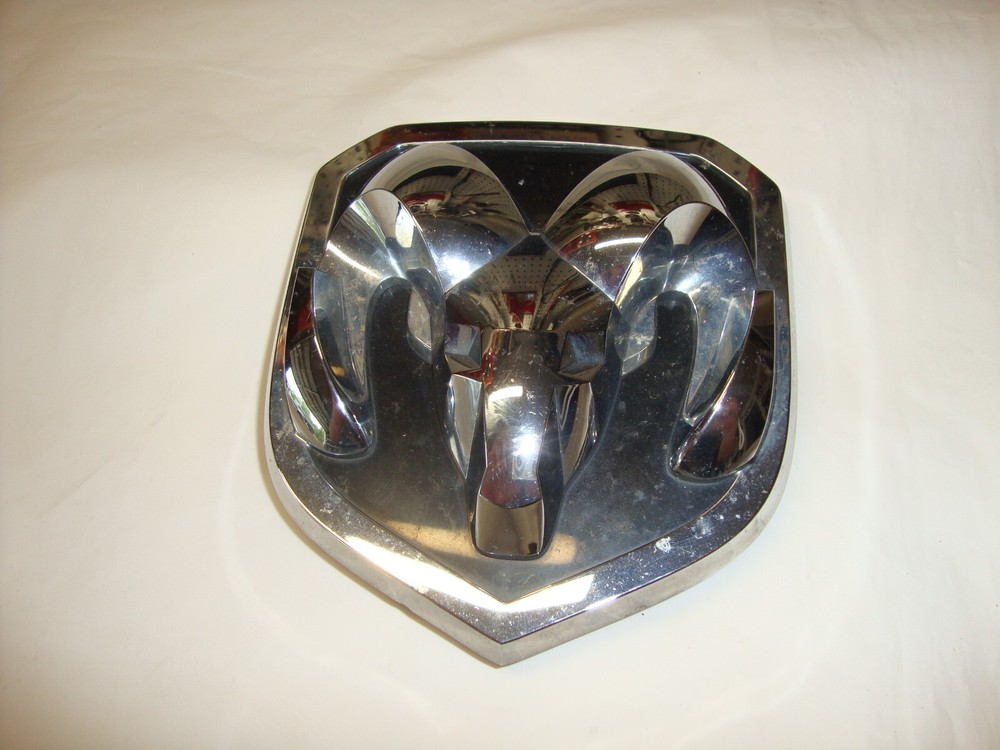 2013 - 2024 DODGE RAM 1500 CLASSIC 1500 2500 3500  CHROME GRILLE EMBLEM OEM