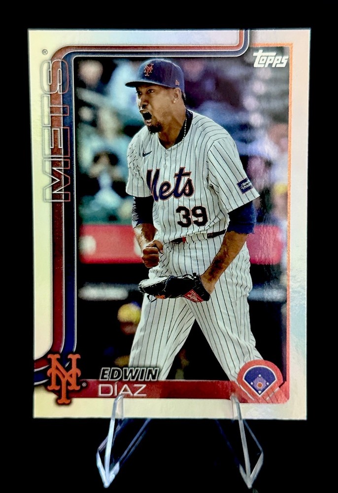 2025 Topps Series 1 Edwin Diaz #286 Rainbow Foilboard Mets Baseball Card