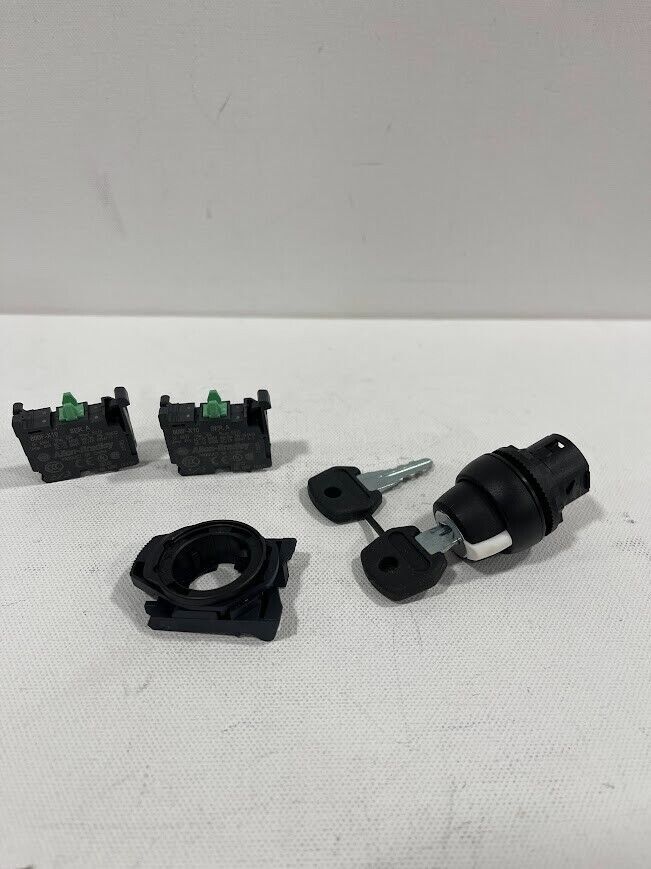 Bradley 800FP-KM35PX20  22mm Selector Keyed Switch 3 Position Standard Knob