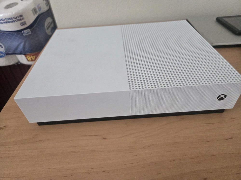 Microsoft Xbox One S 1681 White Console Only FOR PARTS OR REPAIR