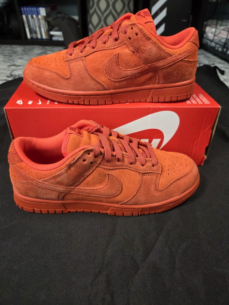 Size 9 - Nike Dunk SE Low Valley Of Fire