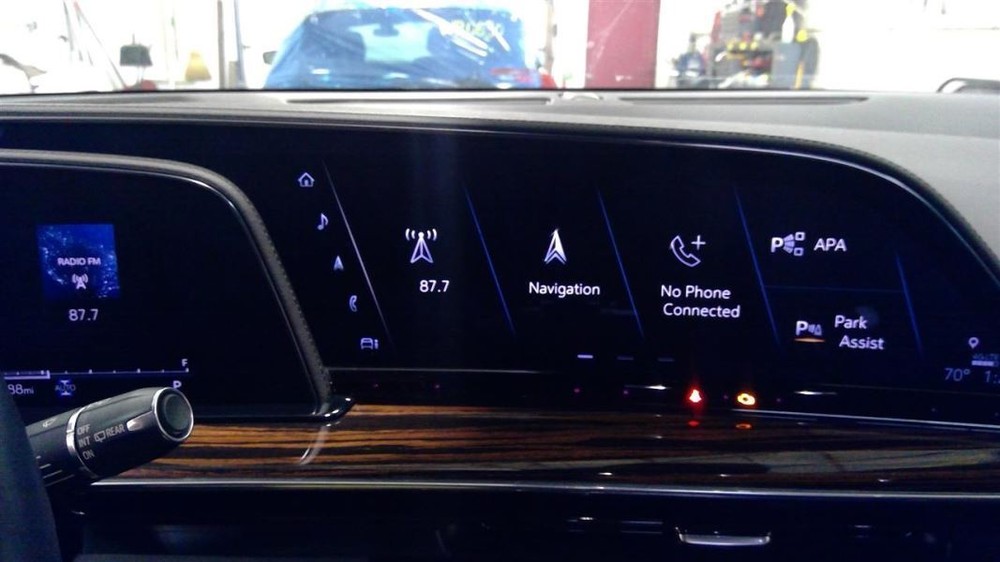 Escalade  2022 Audio Equipment Radio Control Panel 2930377