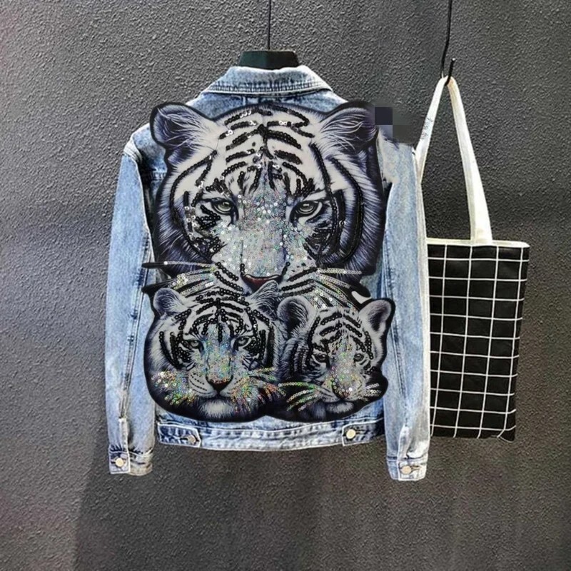 New Denim Luxury Fashion Tiger Sequin Embroidery Button Up Men Blue Jeans Jacket