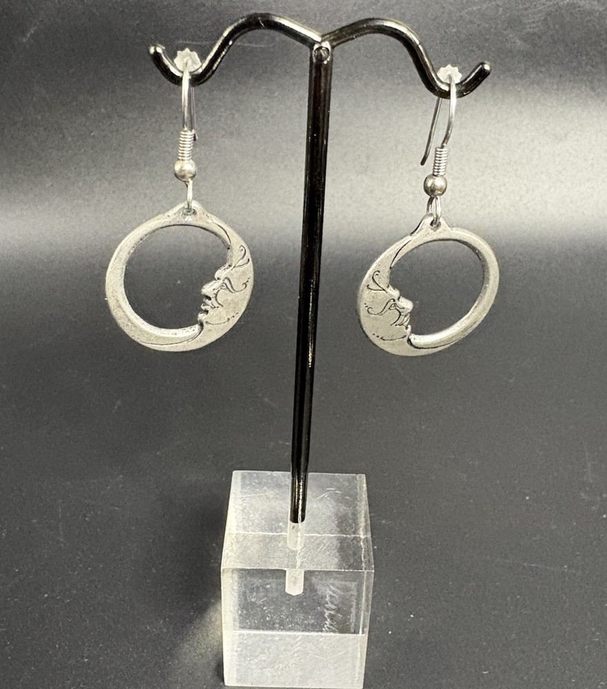 Beautiful Vintage Pewter Man in the Moon Dangle Earrings