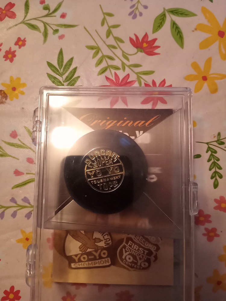 Duncan Super Yo-Yo Tournament Top Black plus 1955 Trick Book Guide