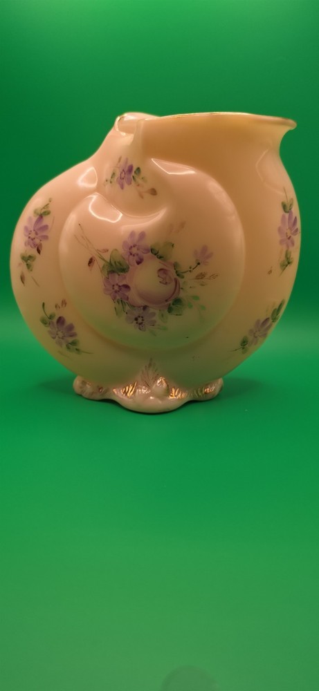 Cambridge Crown Tuscan Hand Painted Gilt Seashell Vase