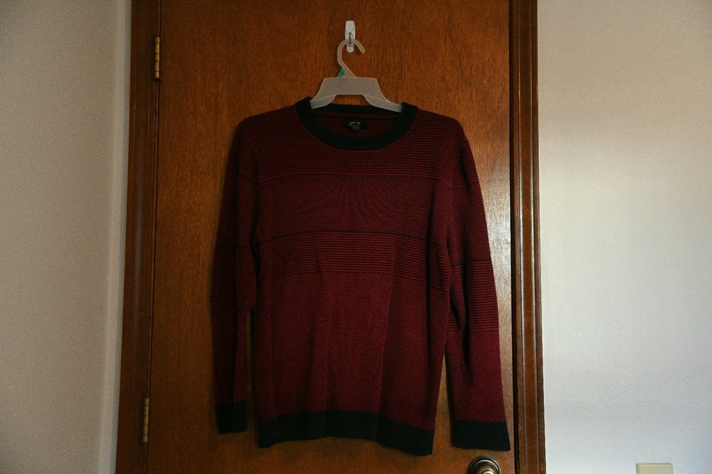 Mens Large Alfani Regular Fit Maroon and Black Pattern Vintage Sweater