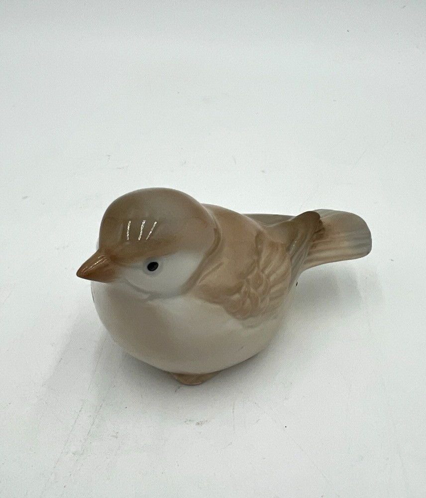 Vintage HOMCO Made in Japan Porcelain Sparrow Bird Figurine Beige White Glossy