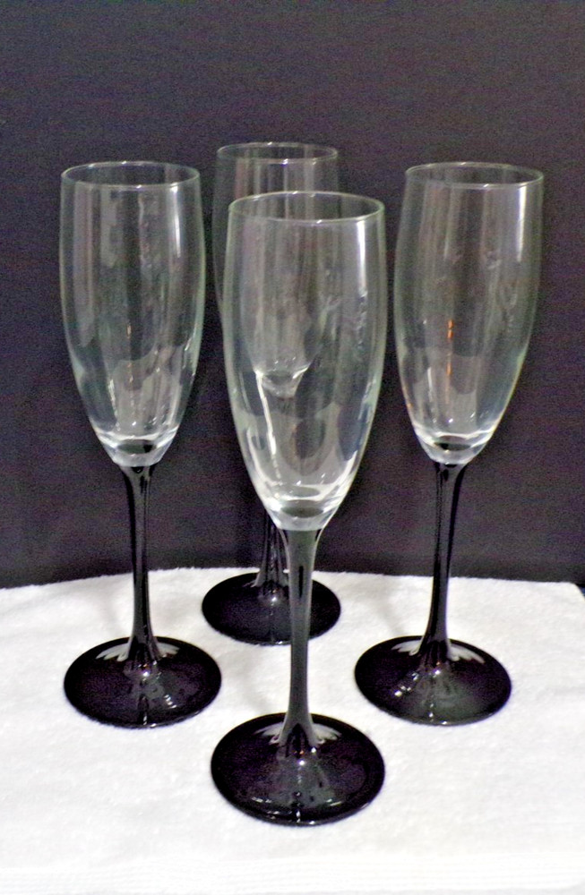 Vintage Domino Luminarc Flutes Wine Glasses 6 oz Black Stem to Clear Set of 4