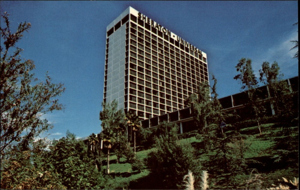 Sheraton Universal Hotel North Hollywood California vintage postcard b328