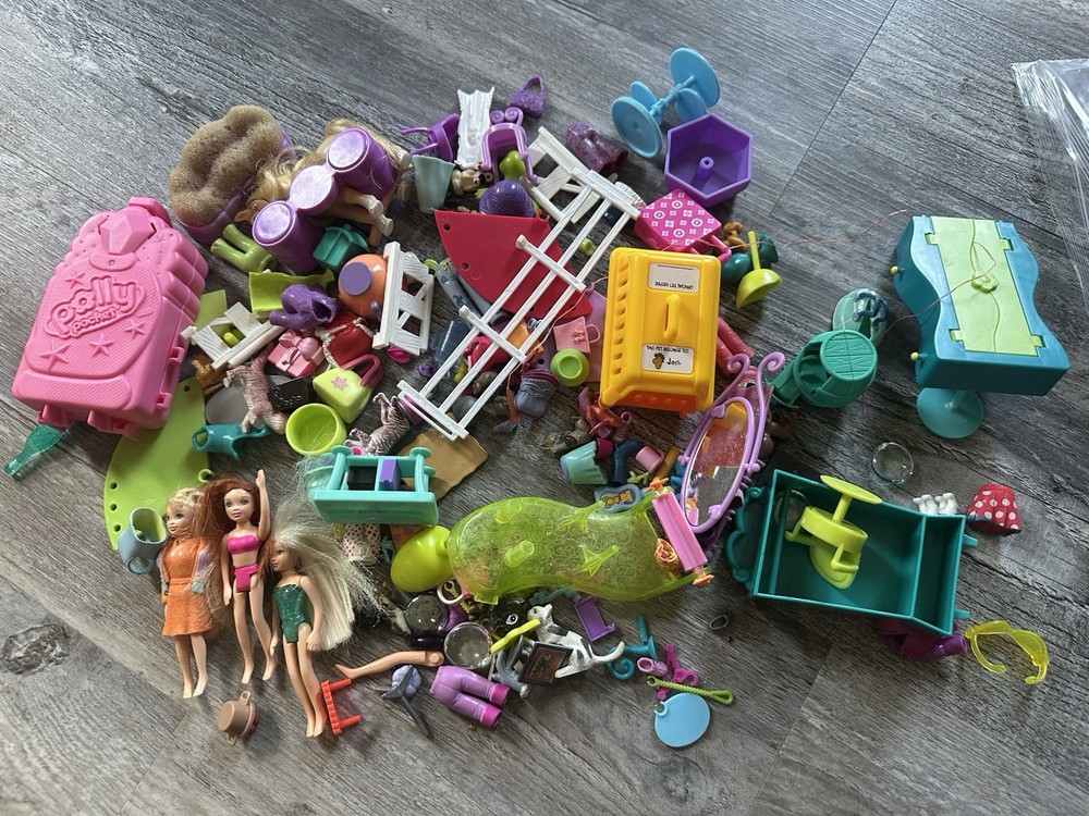 Huge Lot Vintage Y2K Mattel POLLY POCKET Lot Dolls With Clothes & Accessories