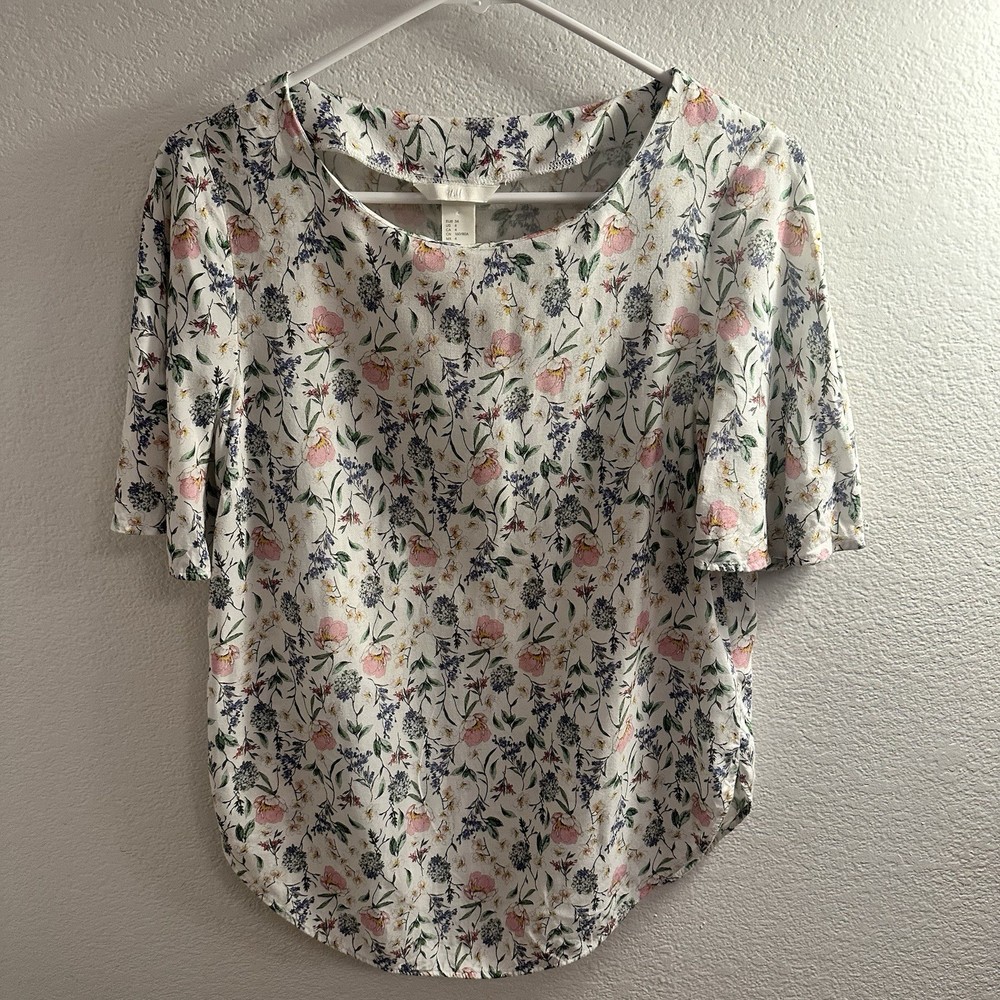 H&M White Floral Print Short Sleeve Top Size 4 Feminine Style