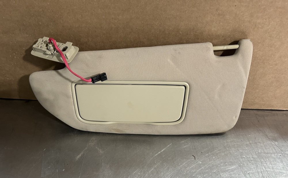 1999-2006 Volvo S80 Right Passenger Sun Visor Beige Homelink 2903