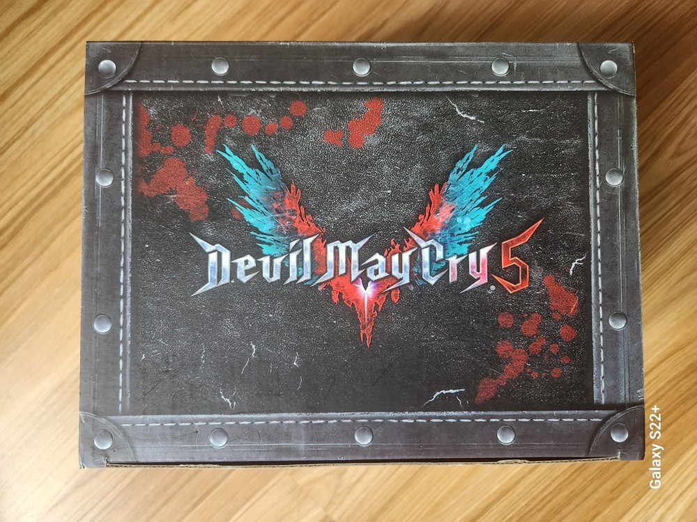 Devil May Cry 5 -- Collector's Edition (Sony PlayStation 4) CIB