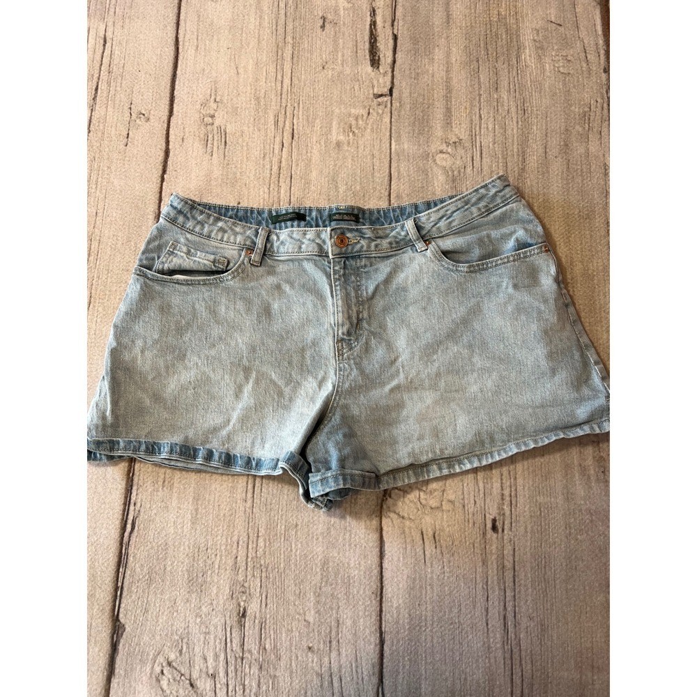 Wild Fable High Rise Denim Shorts Light Wash Distressed Cut Off Size 16 8