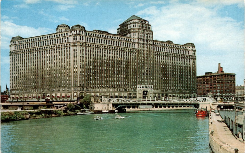 MERCHANDISE MART, Chicago, Illinois, Pentagon, Marshall Field Estate, Postcard