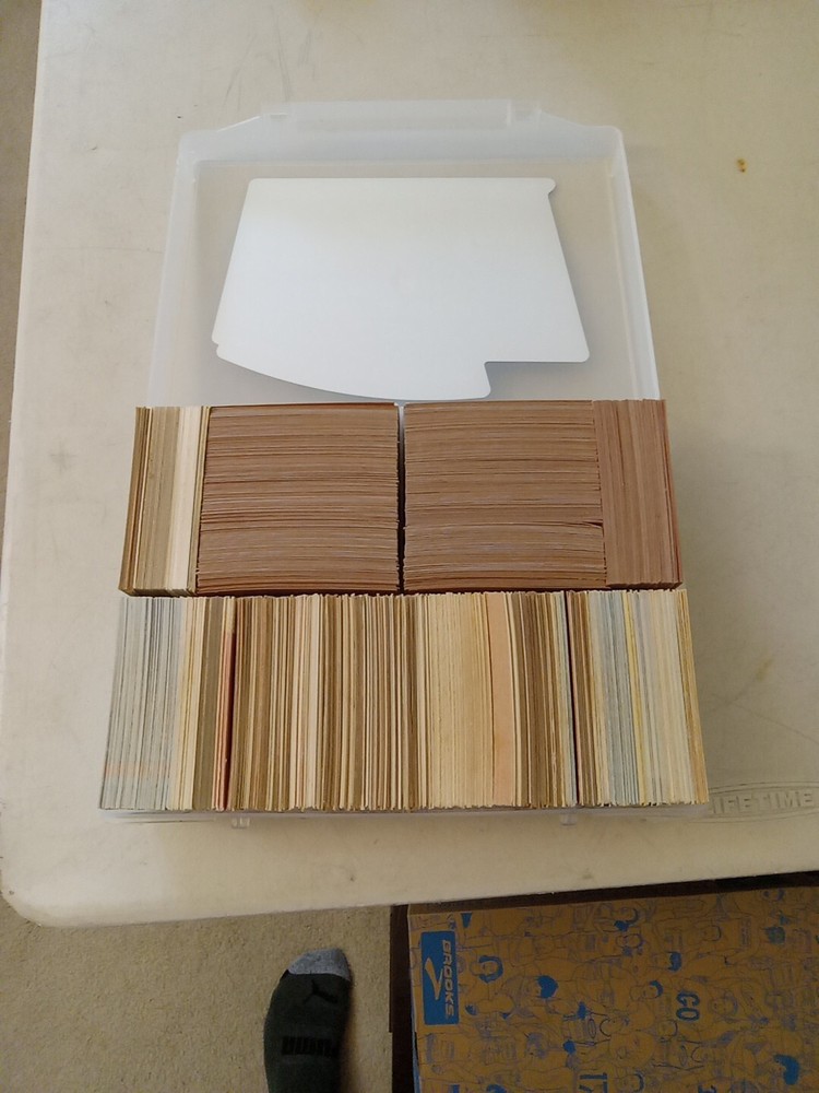 Lot Of 1000+ Vintage Baseball Cards Topps Upper Deck Fleer Donruss Storage Case