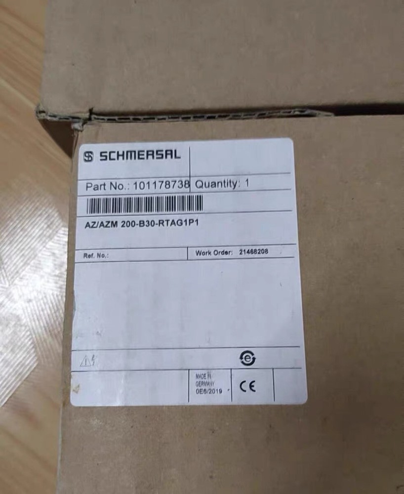1PC New AZ/AZM 200-B30-RTAG1P1 101178738 Safety Switch DHL Expedited Shipping