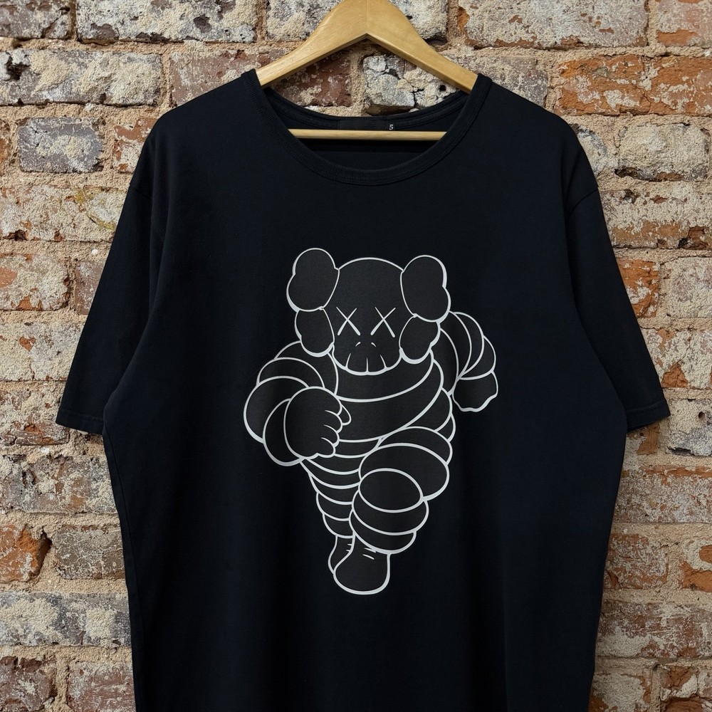 Early 2000’s KAWS Originalfake Chum T-Shirt Size 5 Black