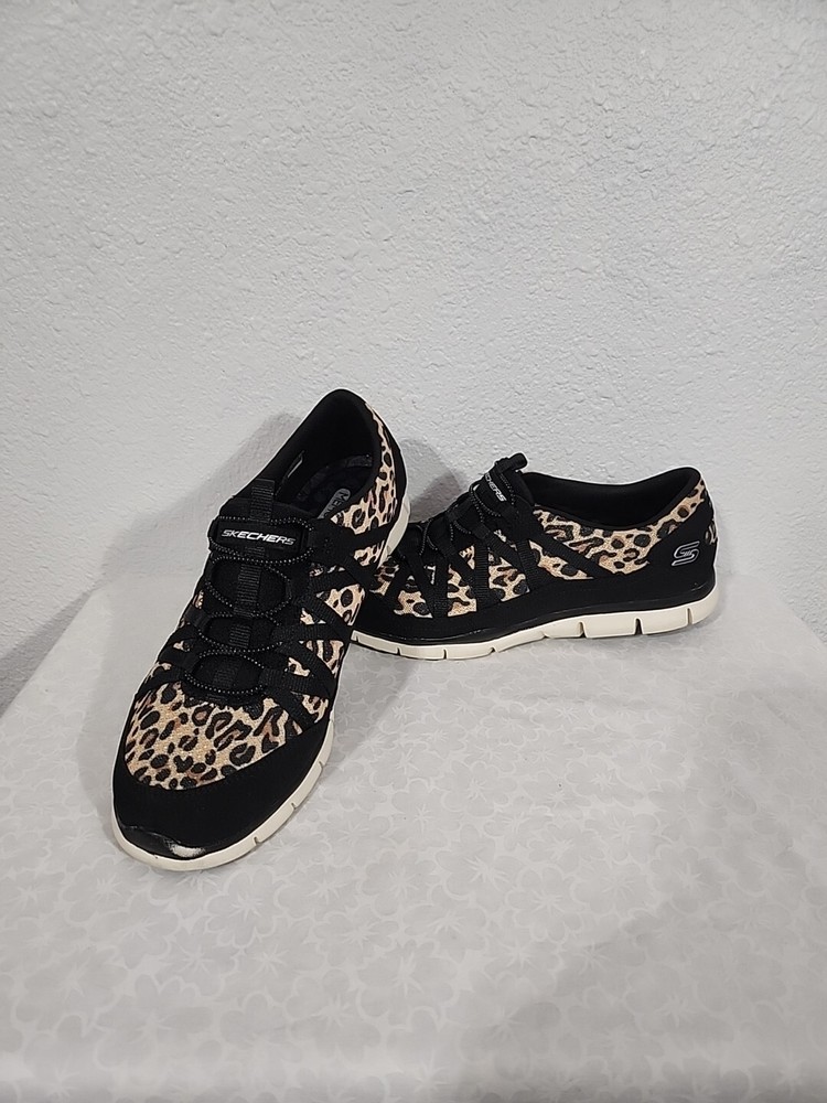 SKECHERS Gratis Wild Vibes Sneaker Leopard Print Shoes Slip On Women's Size 9.5