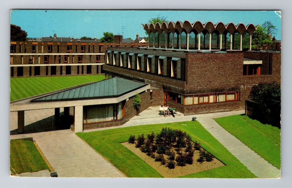 Cambridge-England, Fitzwilliam College, Antique, Vintage Souvenir Postcard