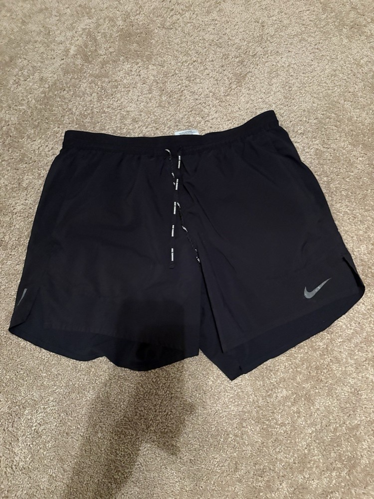 Men’s Nike Stride Running Shorts, 5”, Size Medium