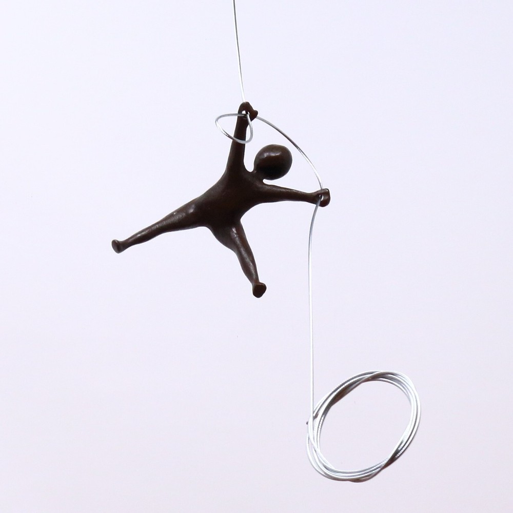 Bronze sculpture by Gerardo Fernandez: Ventanas al circo/Acrobatas Tomas - 195