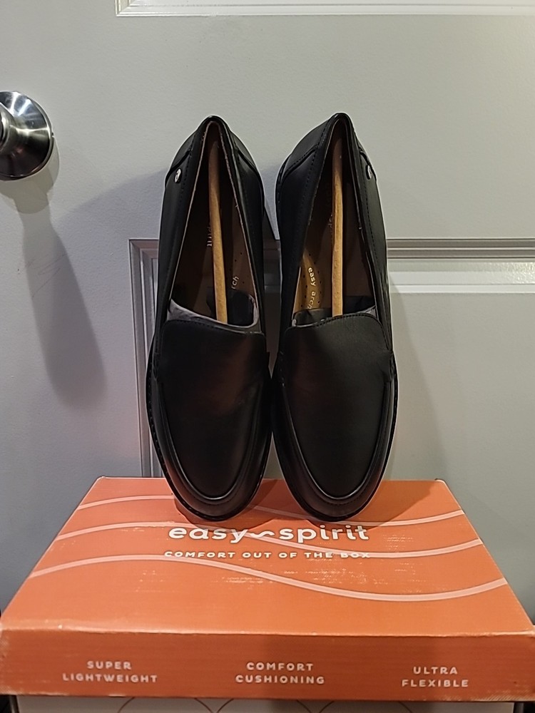 Easy Spirit Women's Jaylin Slip On Loafers. Black Leather. Size 11W New In Box