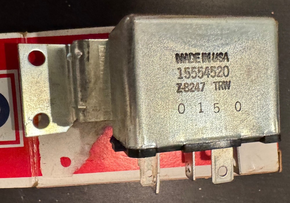 GM Rear Defogger Relay Asm / GM P/N 15554520 / Delco  P/N D1790  -- Genuine NOS