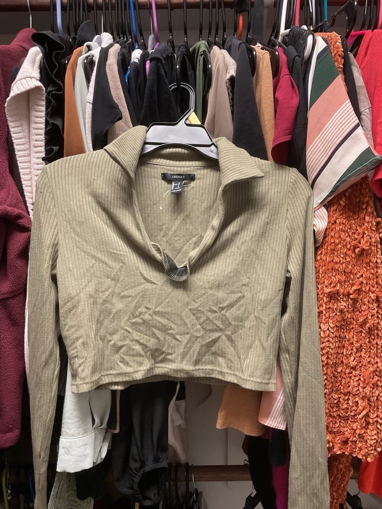 Women’s Forever 21 Tan Crop Long Sleeve shirt V Neck Size Large