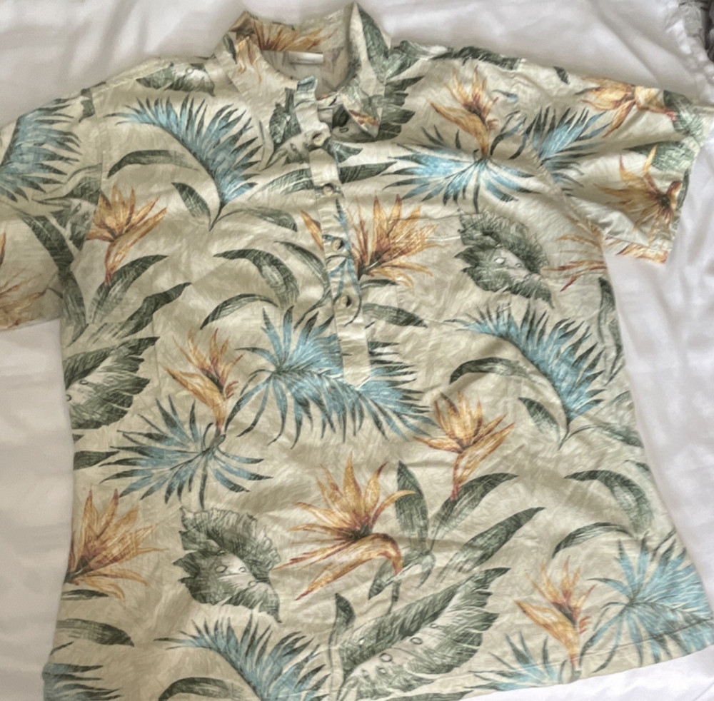 Go Barefoot Vintage Women’s L Short Sleeve Hawaiian Floral Button-Up Shirt