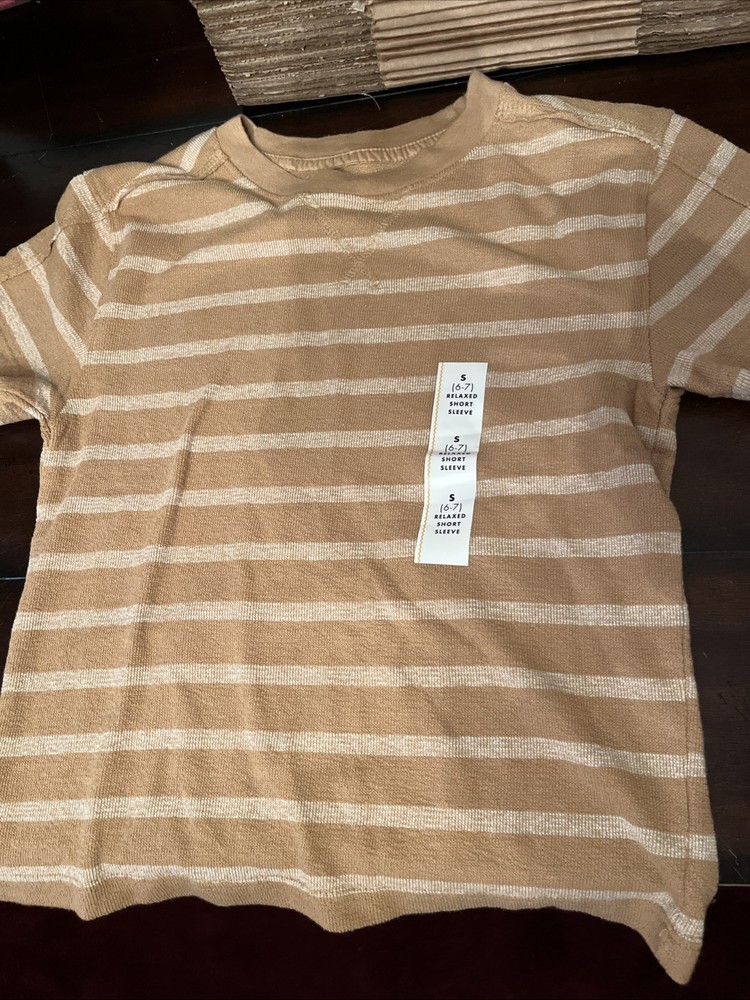 Cat And Jack Boys Size Small Relax Short Sleeves Color Tan