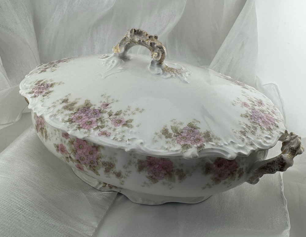 Elite SM Limoges Floral Pattern Small Serving Bowl With Lid And Spoon Cutout